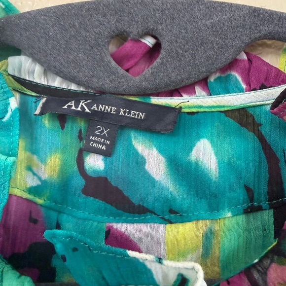AK Anne Klein Ruffle Top Size 2X - Picture 2 of 3